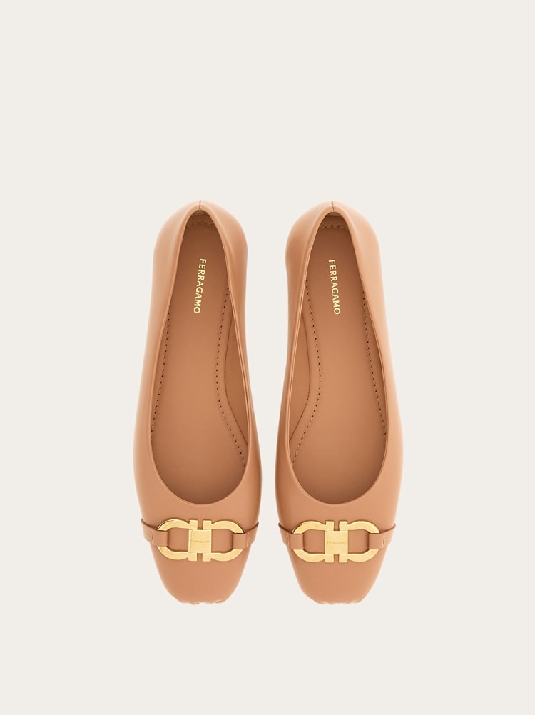 Ballet flat with Gancini ornament - Image 5